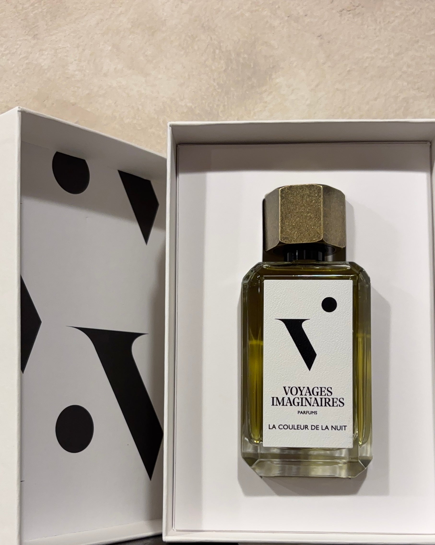 La Couleur De La Nuit - VOYAGES IMAGINAIRES